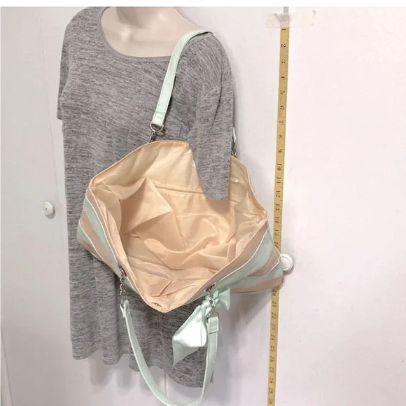 Ulta Beauty | Medium Purse Tote Beach Bag Mint & Cream Striped 7" x 9" x… - Picture 4 of 13